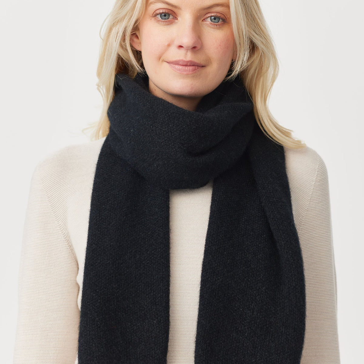 Moss Scarf - Jet – Untouched World