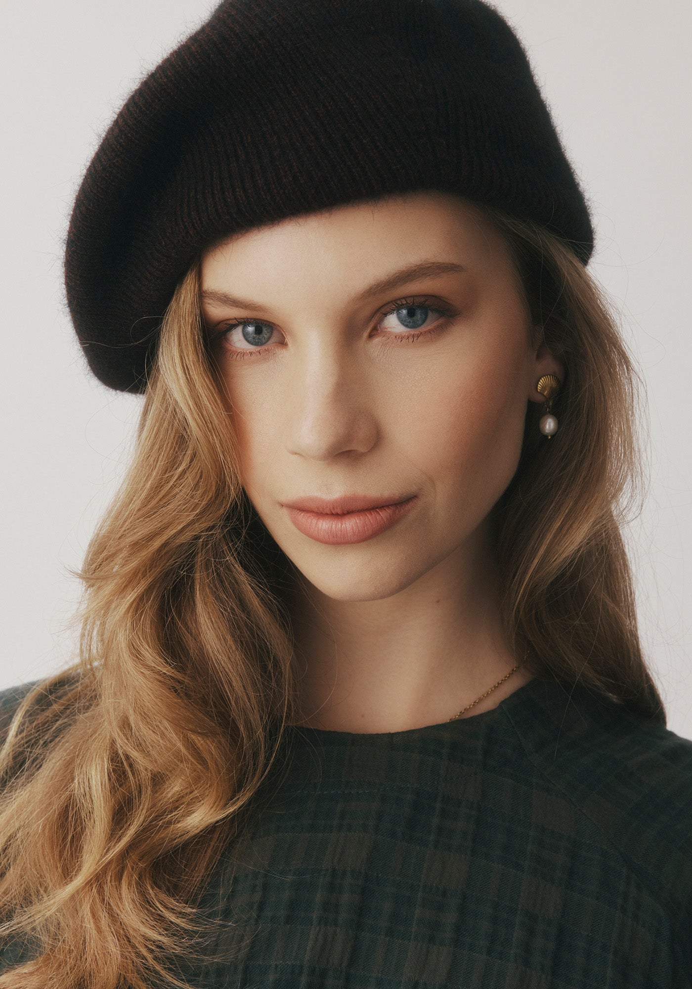 Nia Beret – Jet | Ecopossum™ Merino, Possum & Silk | Ribbed Knit