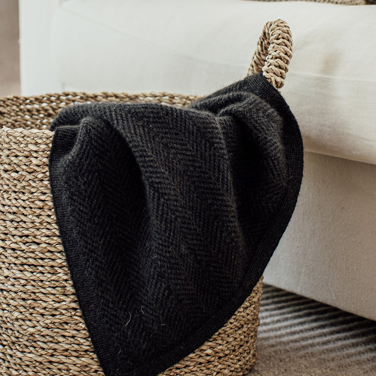 Cavern Throw - Jet/Basalt – Untouched World