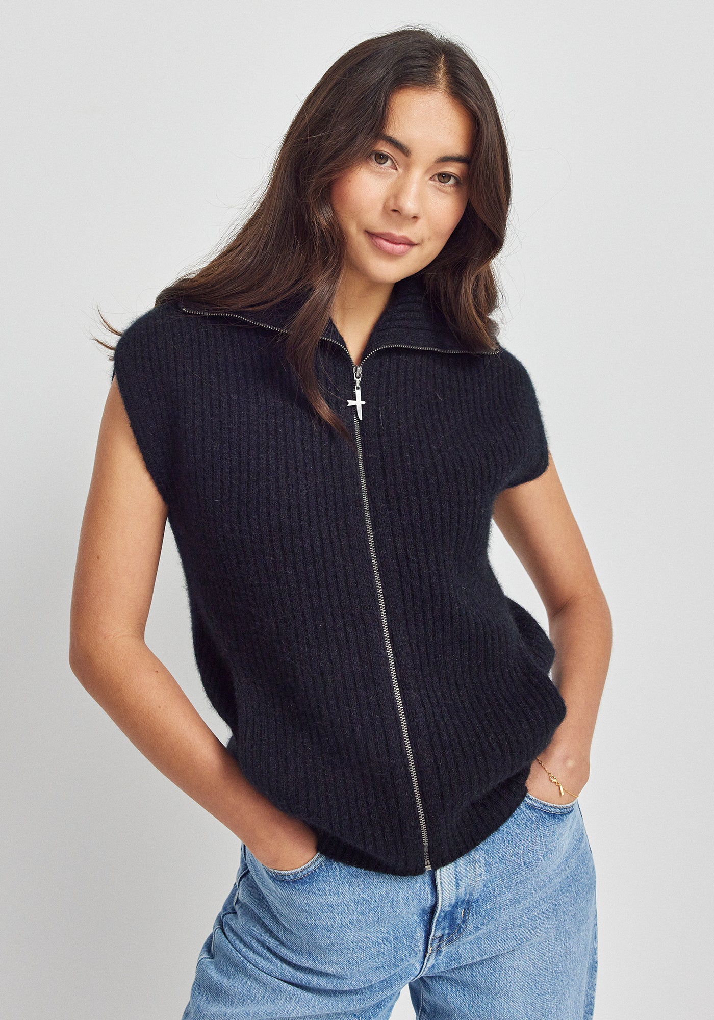 WYM LOOSE AZE ZIP KNIT VEST 表参道EX Kay Zip Vest - Jet 