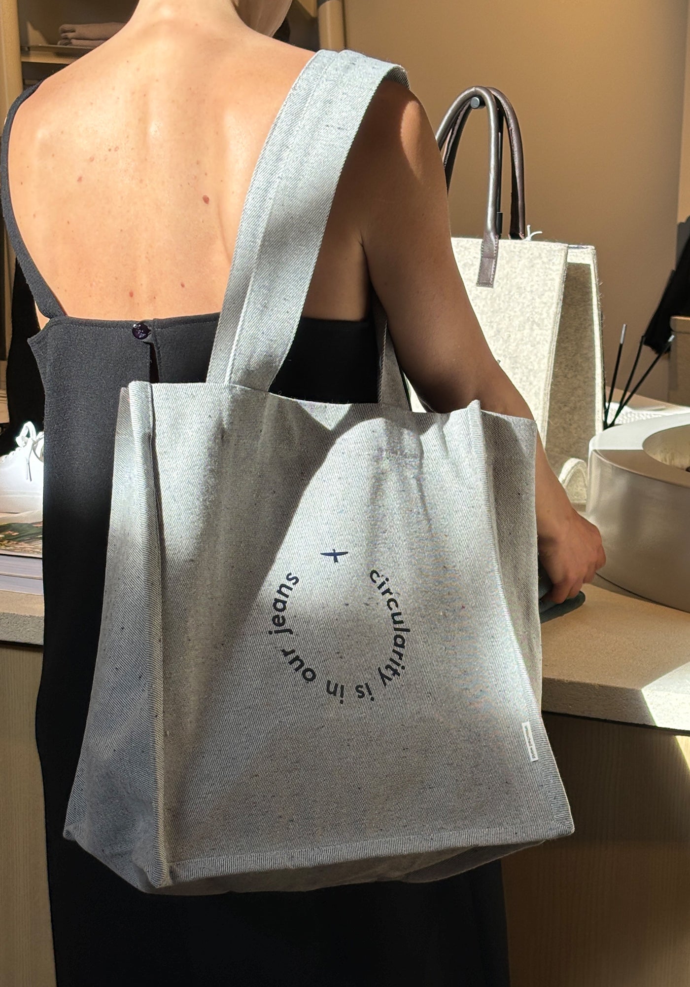 Circularity Tote – Untouched World - Main Image